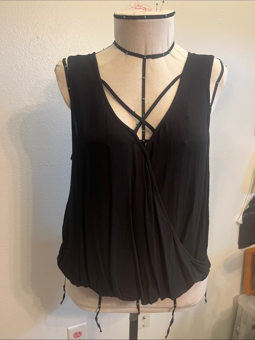 Mossimo Supply Co. Black Sleeveless V-Neck Camisole with Strappy Detail SzL
